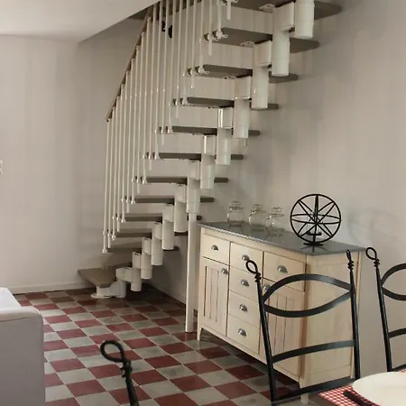 A Chacun Son Nid Les Épesses