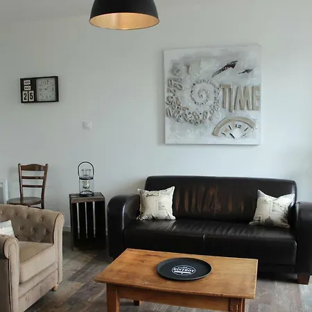 A Chacun Son Nid Les Épesses