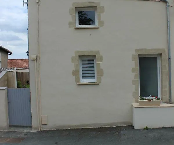 A Chacun Son Nid * Les Epesses