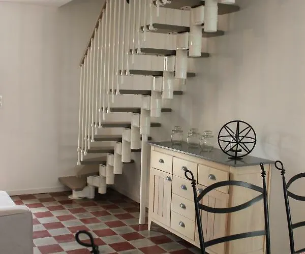 A Chacun Son Nid Les Épesses